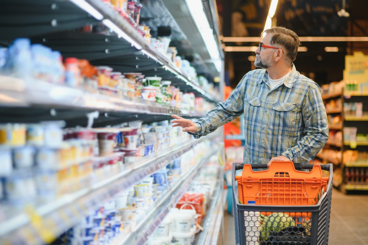 senior-man-at-supermarket-store-2026-03-24-07-45-34-utc-1280x852.jpg